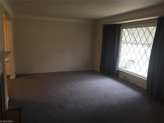 4th image of 16715 Stockbridge Ave
