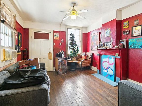 3rd image of 4721 Loyola Ave