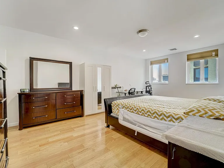 75 Liberty Ave #D30 — Photo 16