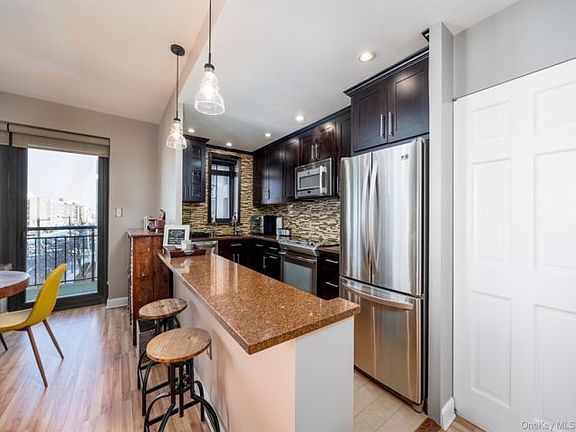 4th image of 100 W Broadway APT 4S