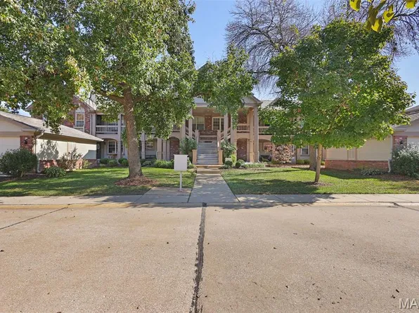 5356 N Kenrick Parke Dr, Saint Louis, MO 63119