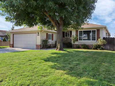 1422 W Lockeford St, Lodi, CA, 95242