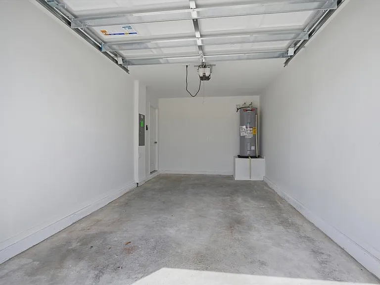 862 Lynx St — Photo 22