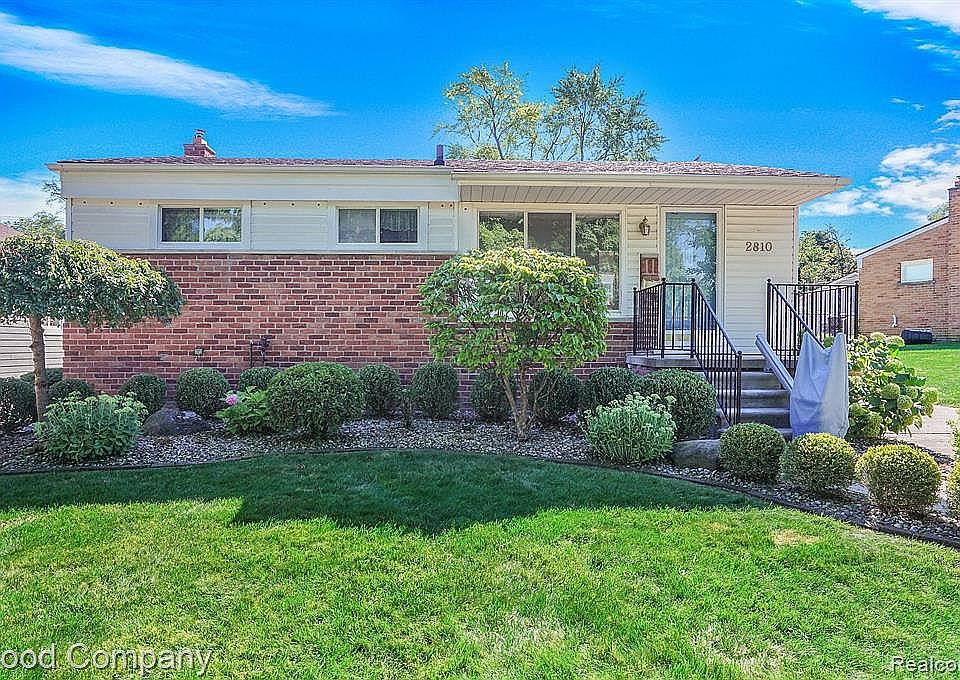 1st image of 2810 Maplewood Ave
