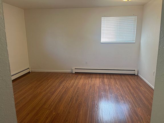 4th image of 920 James Ct Unit 4