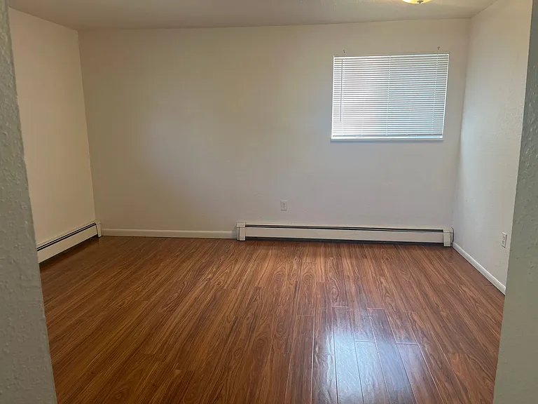 920 James Court — Photo 4