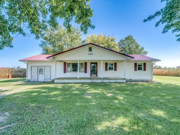 142 Heath Ln, New Holland, OH 43145
