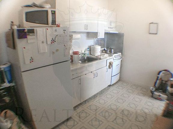 4th image of 243 Harvard Ave APT 1