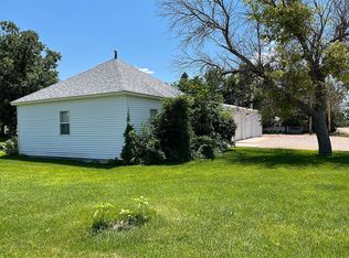 521 Vine St, Potter, NE 69156