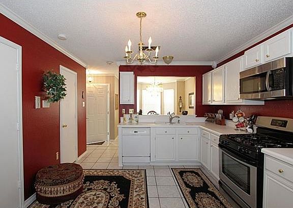 4th image of 1703 Creekbend Dr