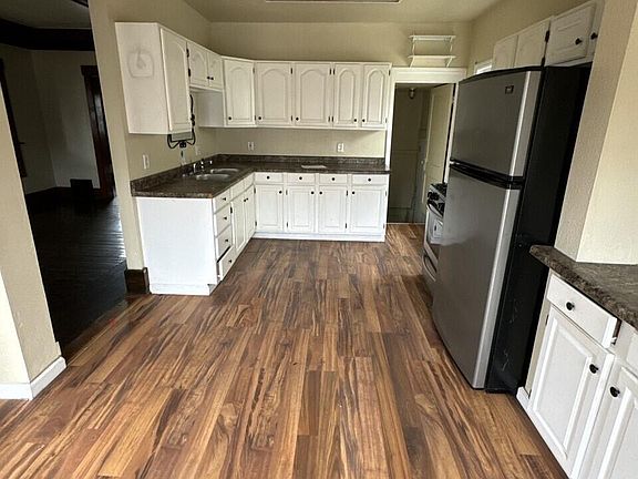 4th image of 1105 W Shiawassee St