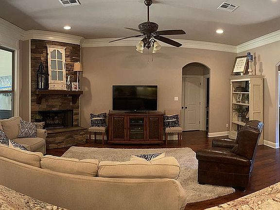 3rd image of 530 Dogwood South Ln