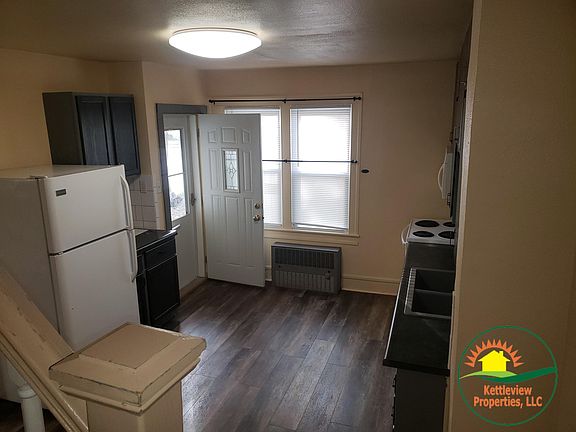 Kitchen / Dining