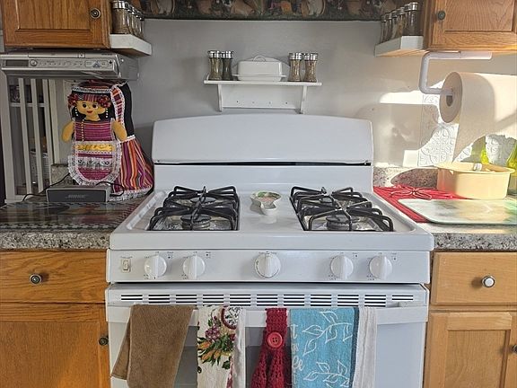 2nd image of 31 Groveland St Floor 2
