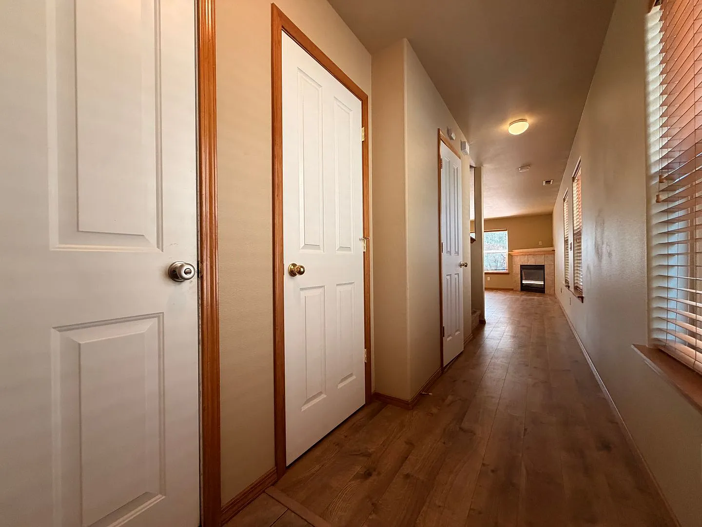 Spacious Redmond Townhome W/Dbl Car Garage & Ac! — Photo 2
