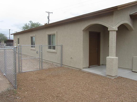 2nd image of 137 E Palmdale St