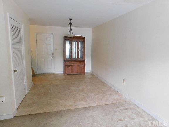 5th image of 2146 Charles St APT 02