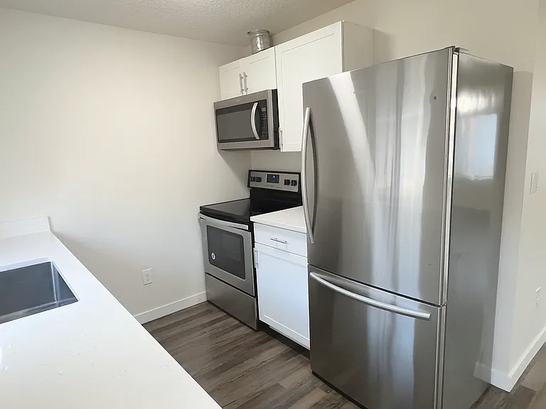 4809 S M St #A — Photo 3
