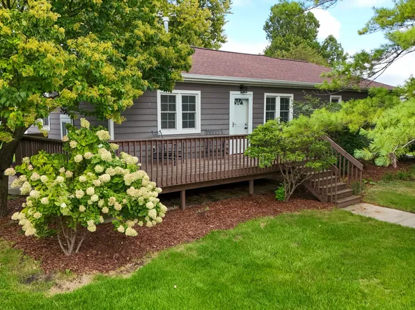 307 E 3rd St, Huxley, IA 50124
