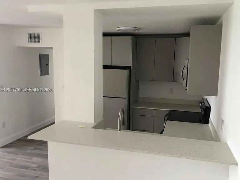 9682 Fontainebleau Blvd #507 — Photo 2