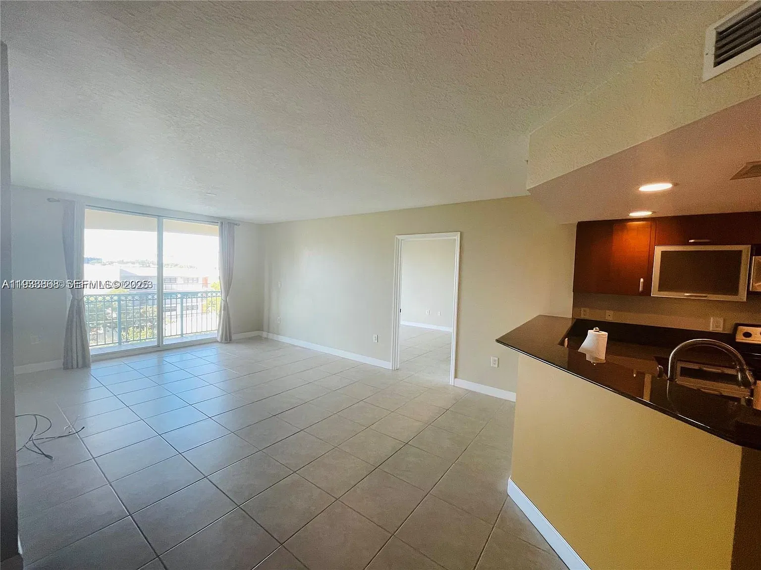 2 bed, 1150 sqft, $2,550 — Photo 4