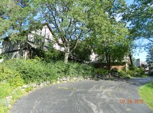 1425 Carlisle Dr, Inverness, IL 60010
