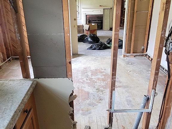3rd image of 22 Gurley Ave