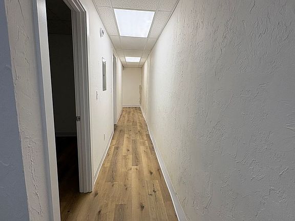 5th image of 805 Main St #7b95b3057