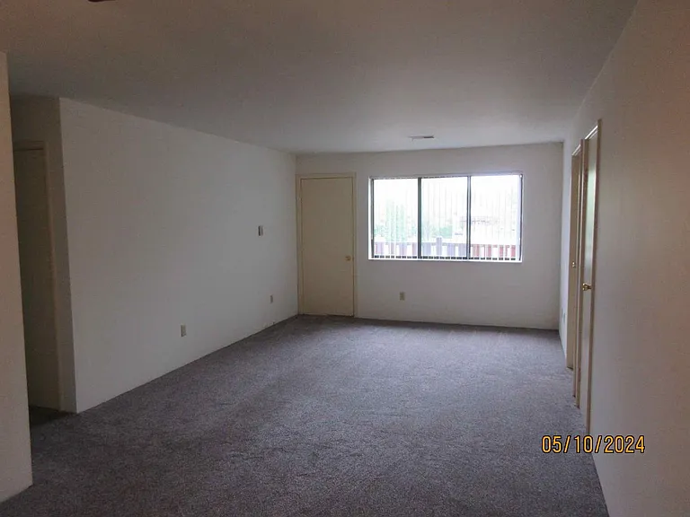 N111W15623 Vienna Ct #14 — Photo 4