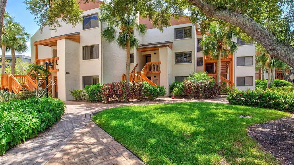 2 bed, 1.5 bath, 860 sqft, $2,950 — Photo 1