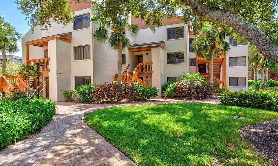 1700 Cove II Pl #310