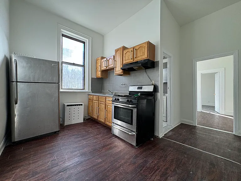 165 Nichols Ave #1M — Photo 4