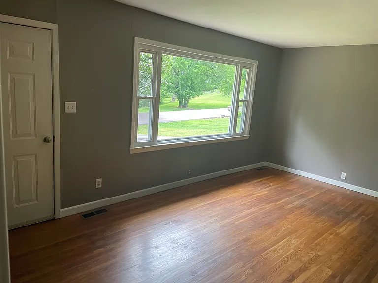 2911 Davis St — Photo 10