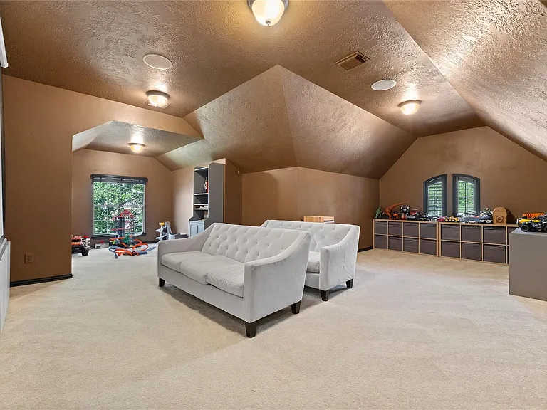 18 Degas Park Dr — Photo 27