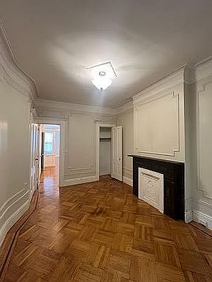 4th image of 515 Chauncey St #2