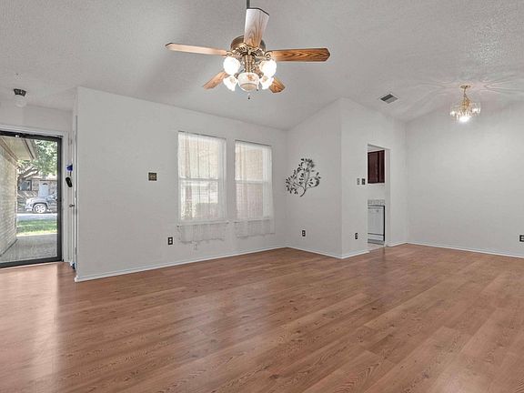 3rd image of 10013 N Suttonwood Dr
