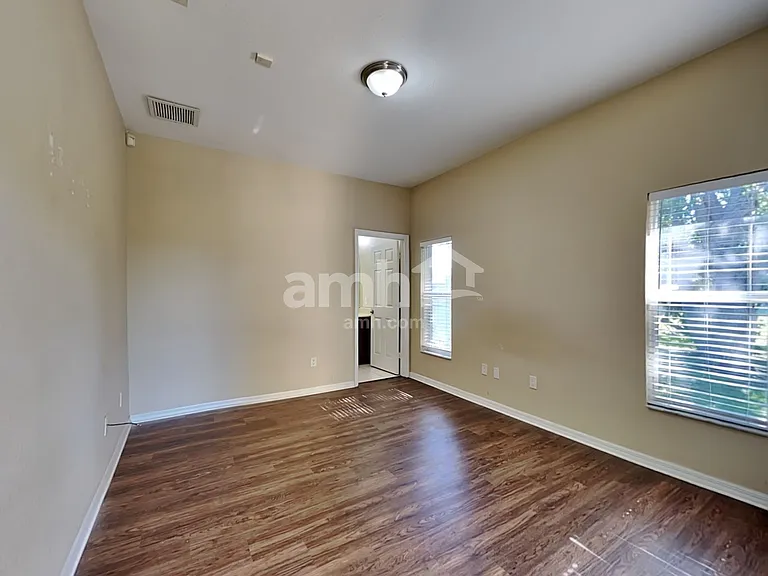 2187 SW Algiers St — Photo 12