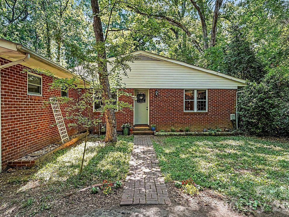 1st image of 812 Saint Michaels Ln