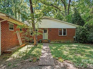 812 Saint Michaels Ln, Gastonia, NC 28052