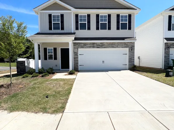 9058 Stoney Waters Ct, Charlotte, NC 28215