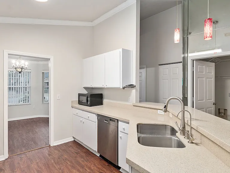 2114 NW 52nd Pl — Photo 11