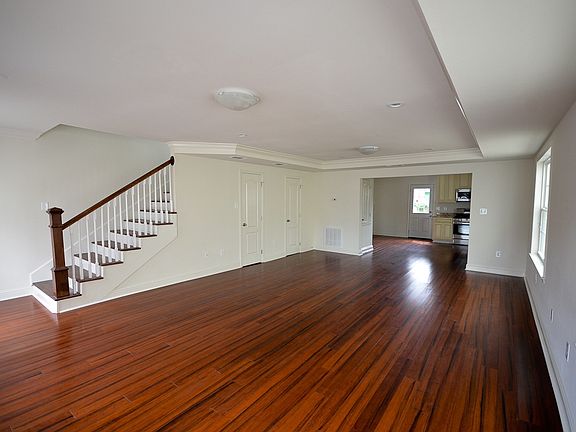 2nd image of 3916 Annunciation St