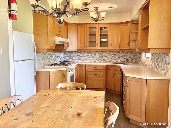 2nd image of 253 Fairlawn Ct #1