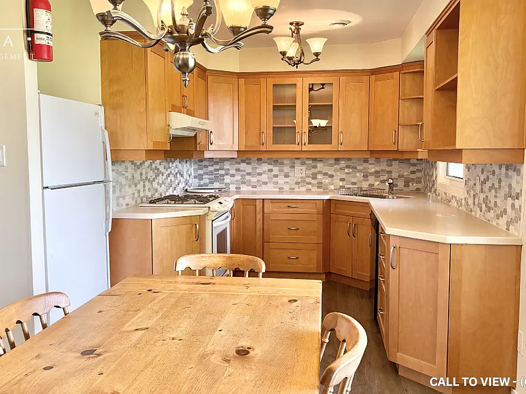 253 Fairlawn Ct #1 — Photo 2