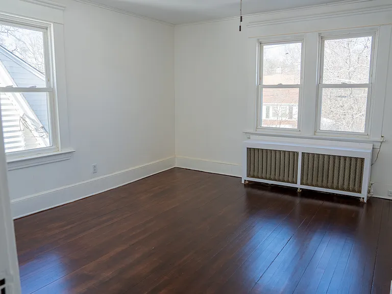 104 Thornton St — Photo 14