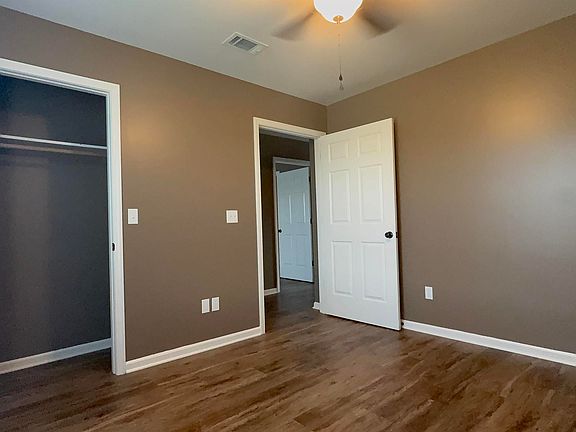 5th image of 137 Sequoia St