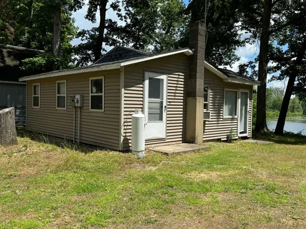 15717 Withers Rd, Constantine, MI 49042