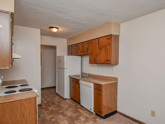 5th image of 5479 Camelot Dr APT 13