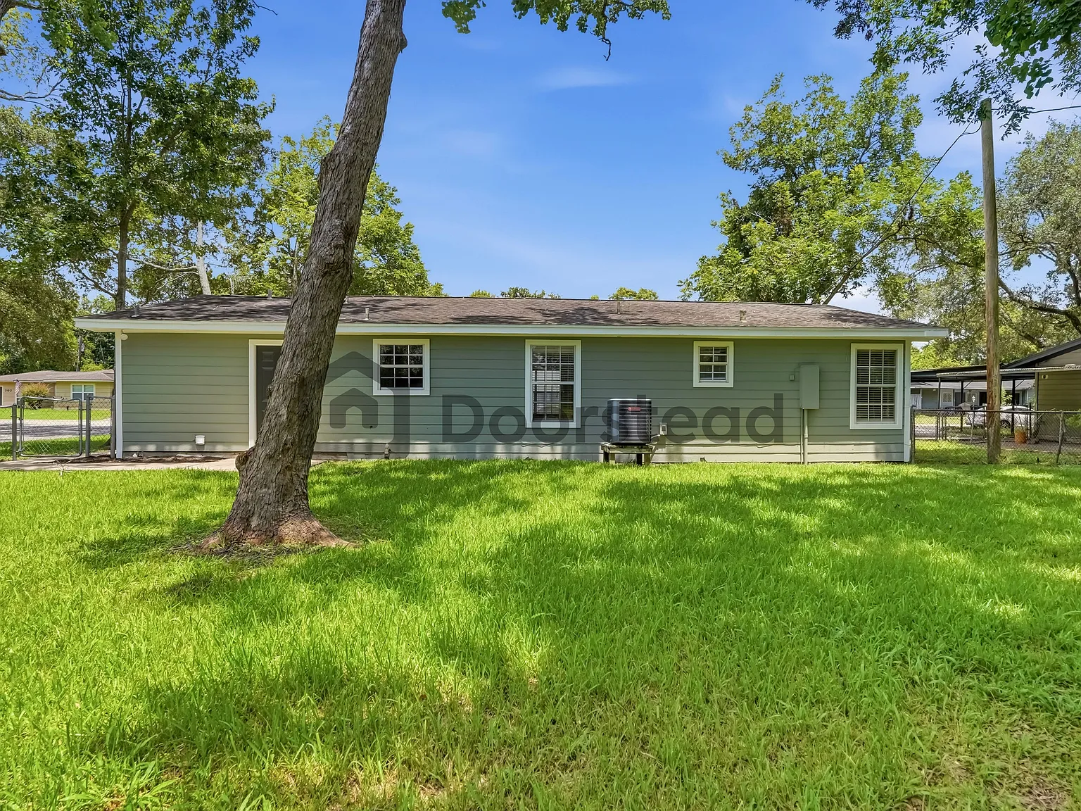 3 bed, 2.0 bath, 1395 sqft, $1,980 — Photo 4