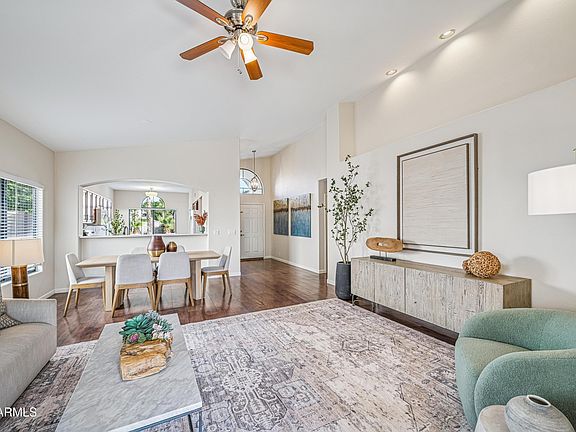 3rd image of 2141 W REDWOOD Drive